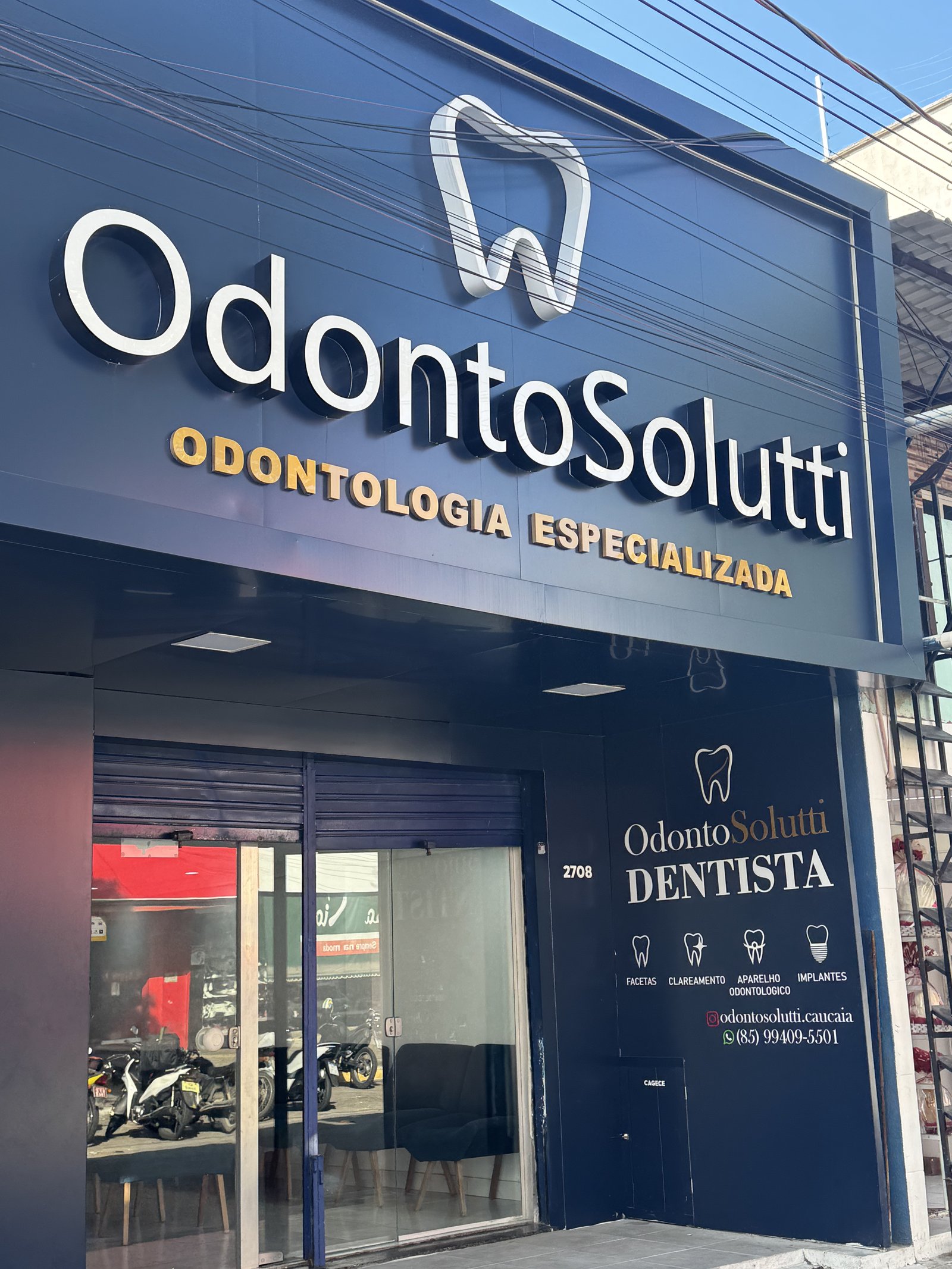Fachada da OdontoSolutti, em Jurema, Caucaia